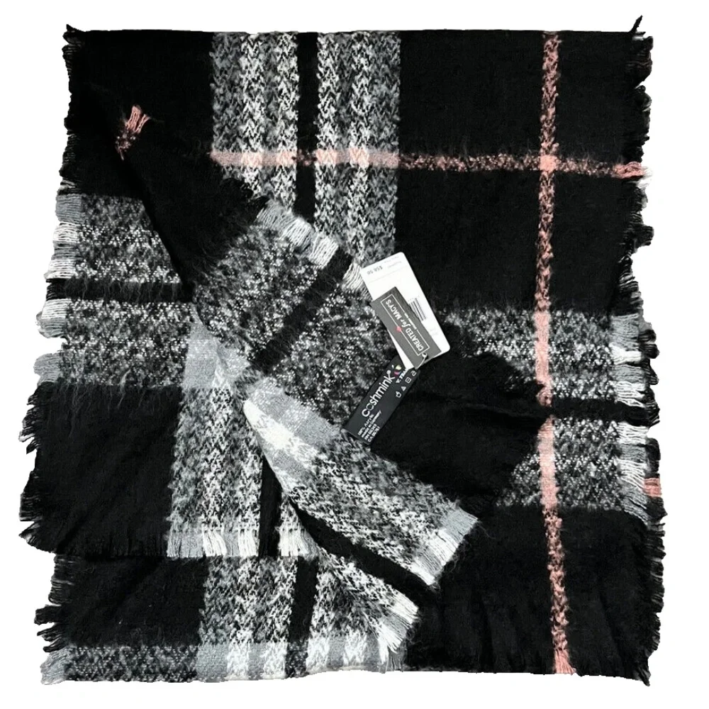 (NWT) Cashmink by V. Fraas Women's Bouclé Black Plaid Wrap Scarf
